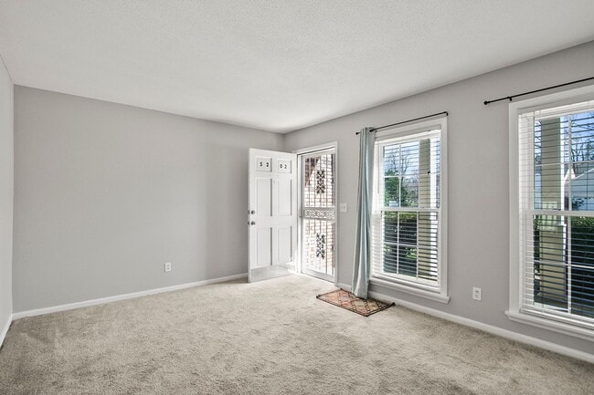 Building Photo - 5202 Woodland Trce