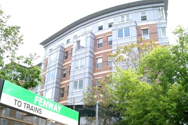 Foto del edificio - 16 Miner St