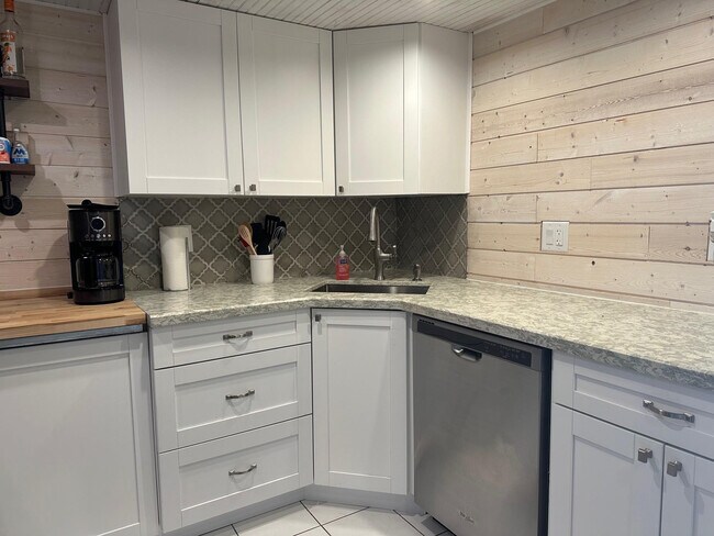 Foto del edificio - 1009 N Ocean Blvd