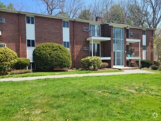 Building Photo - 121 Great Rd