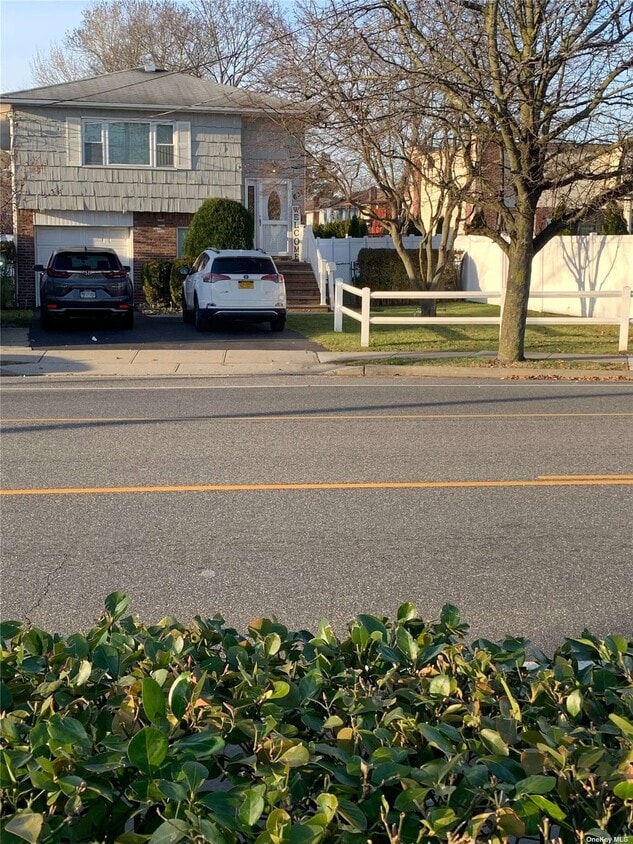 634 Main S St, Farmingdale, NY 11735 Townhome Rentals in Farmingdale