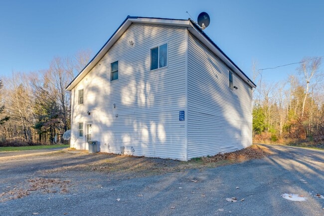 Building Photo - 2881 Ohio St