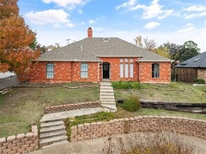 Building Photo - 1728 Big Canyon Trail
