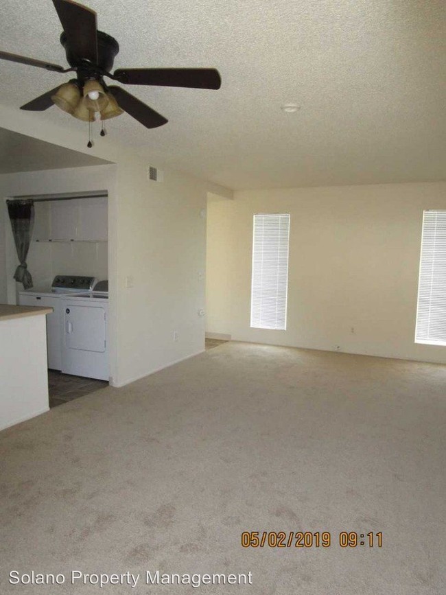 Building Photo - 3 br, 1.5 bath House - 109 El Verano Ct.