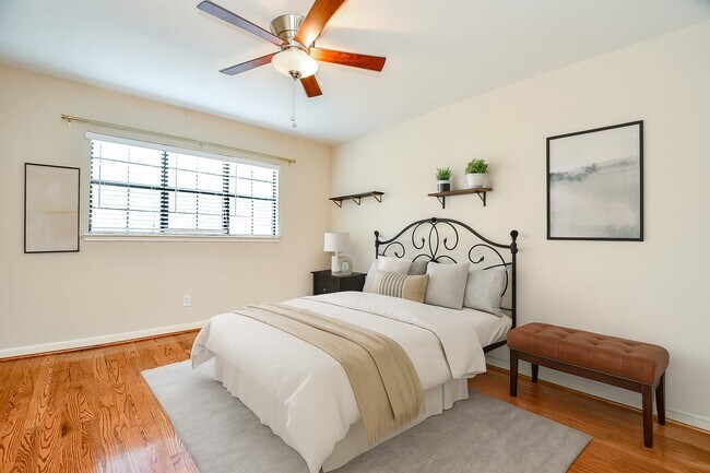 Foto del edificio - 5244 Arboles Dr