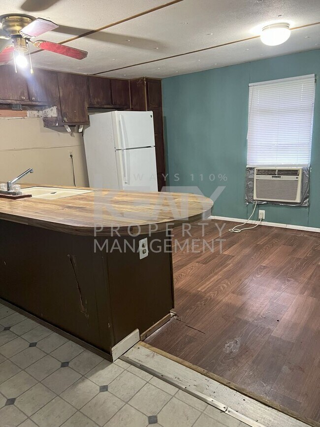 Foto del edificio - 2 Bedroom, 1 Bathroom Trailer is Available...