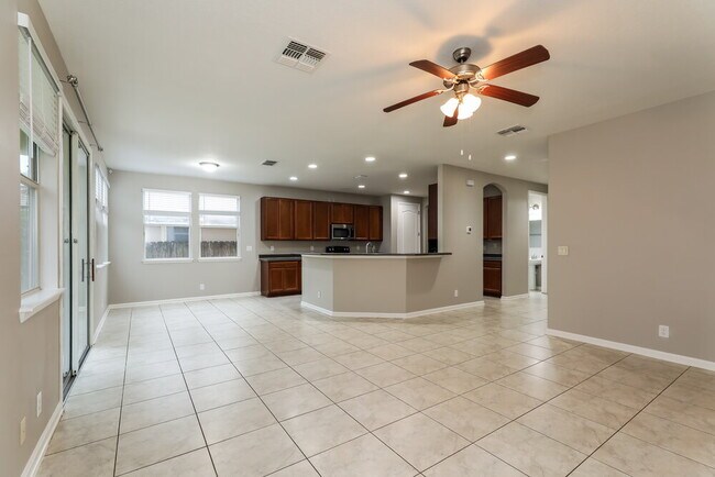 Foto del edificio - 4021 Ringneck Dr