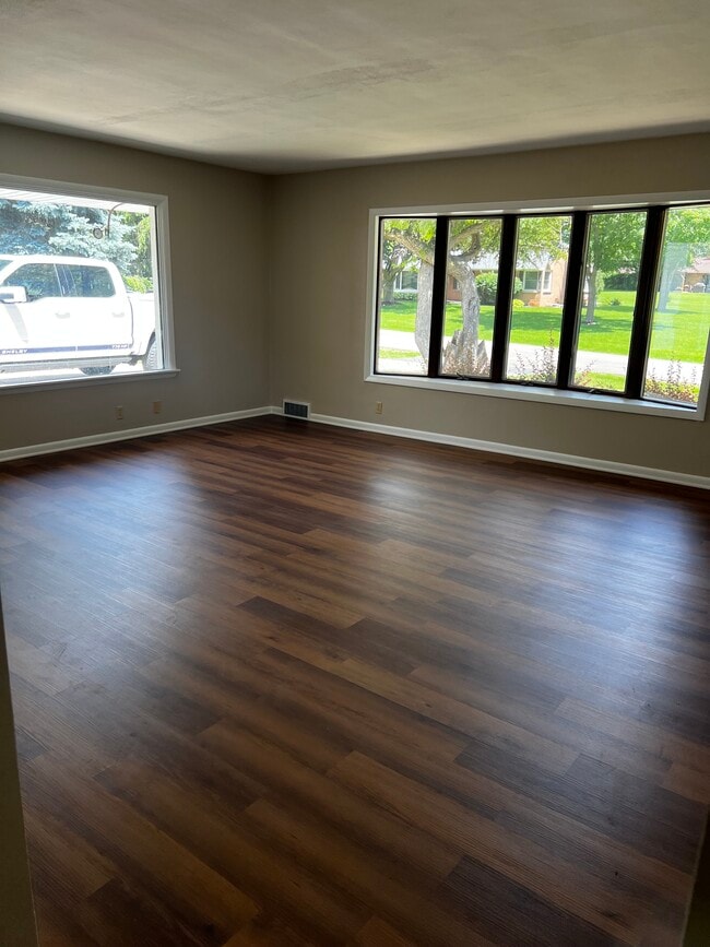 Foto del edificio - 211 Luisita Rd