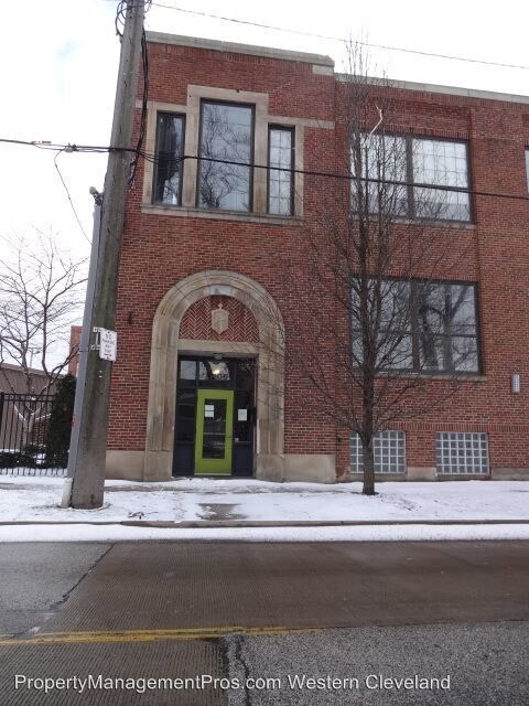 Building Photo - 8205 Franklin Blvd