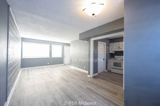 Foto del edificio - 6054 E 16th St