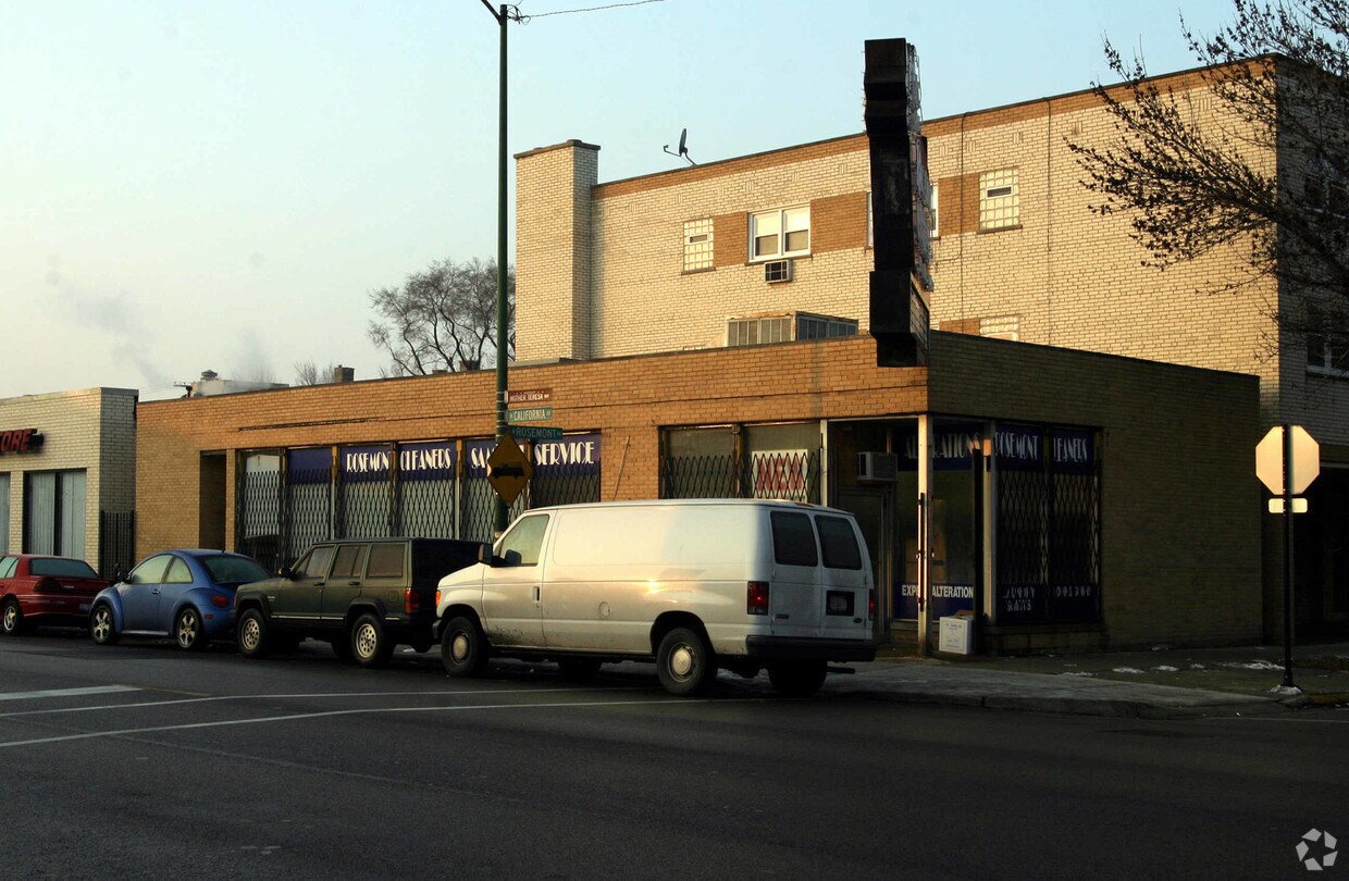 Building Photo - 2805 W Rosemont Ave