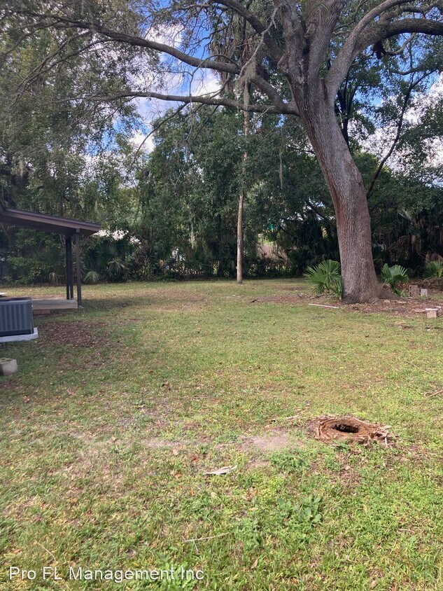 Building Photo - 2 br, 1.5 bath House - 344 Lake Crescent Dr