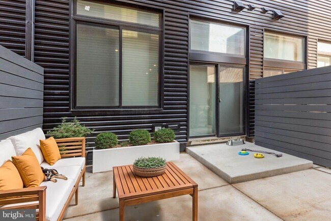 Foto del edificio - 525 N 41st St
