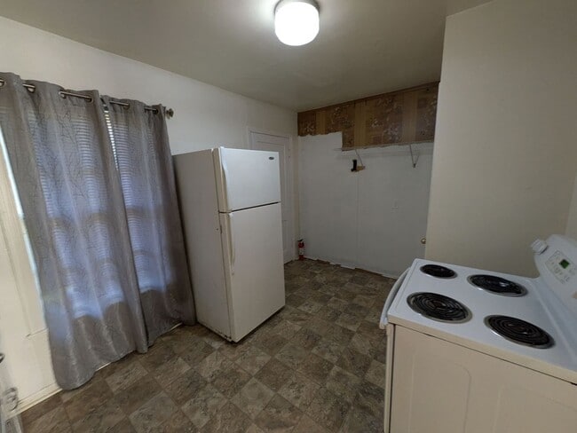 Building Photo - 5180 Chambers St