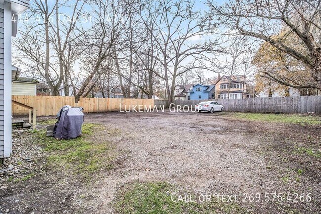 Foto del edificio - 414-416 Oak St-414
