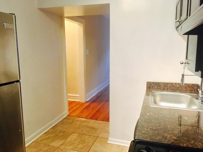 Foto del edificio - 4817 N Springfield Ave