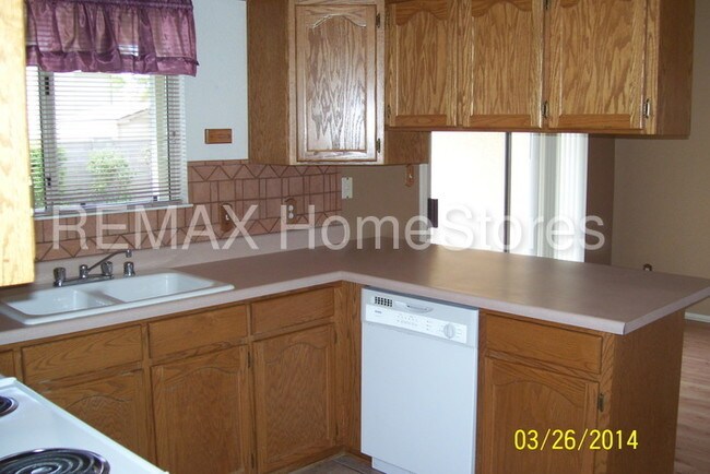 Foto del edificio - 2710 Sun Crest Dr