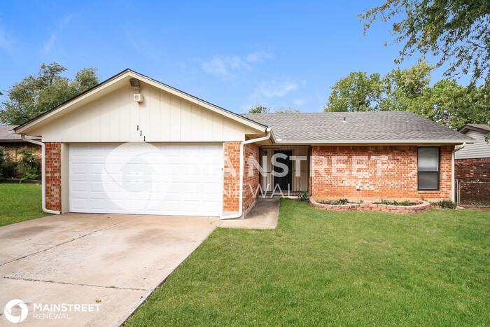 Primary Photo - 111 Windsor Way, Midwest City, OK 73110