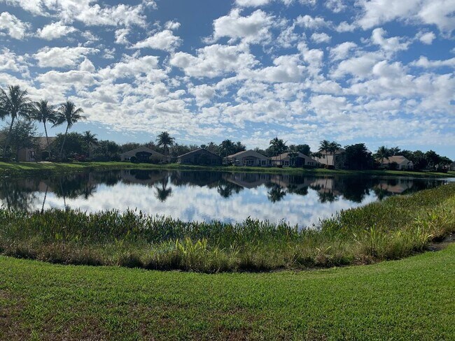 Foto del edificio - 9753 Baywood Park Ln