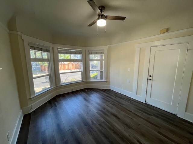 Building Photo - 432 Lakehouse Ave