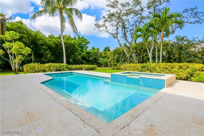 Building Photo - 823 Cassena Rd