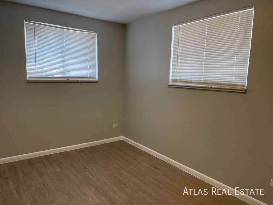 Building Photo - 5430 W 3rd Pl