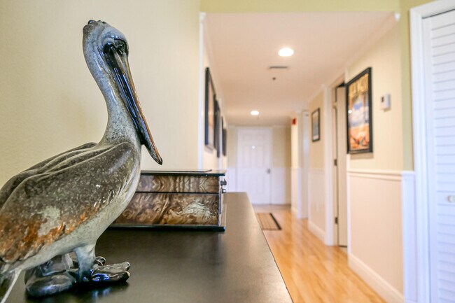 Building Photo - 275 Palm Ave