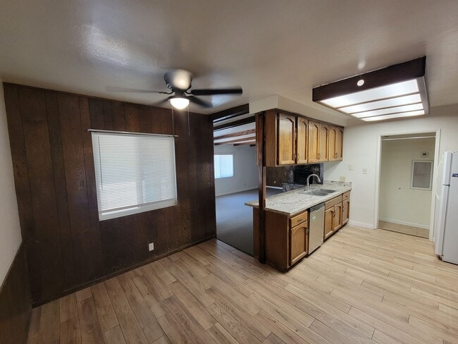 Building Photo - Beautiful 3 Bed, 3 Bath Home in El Centro!