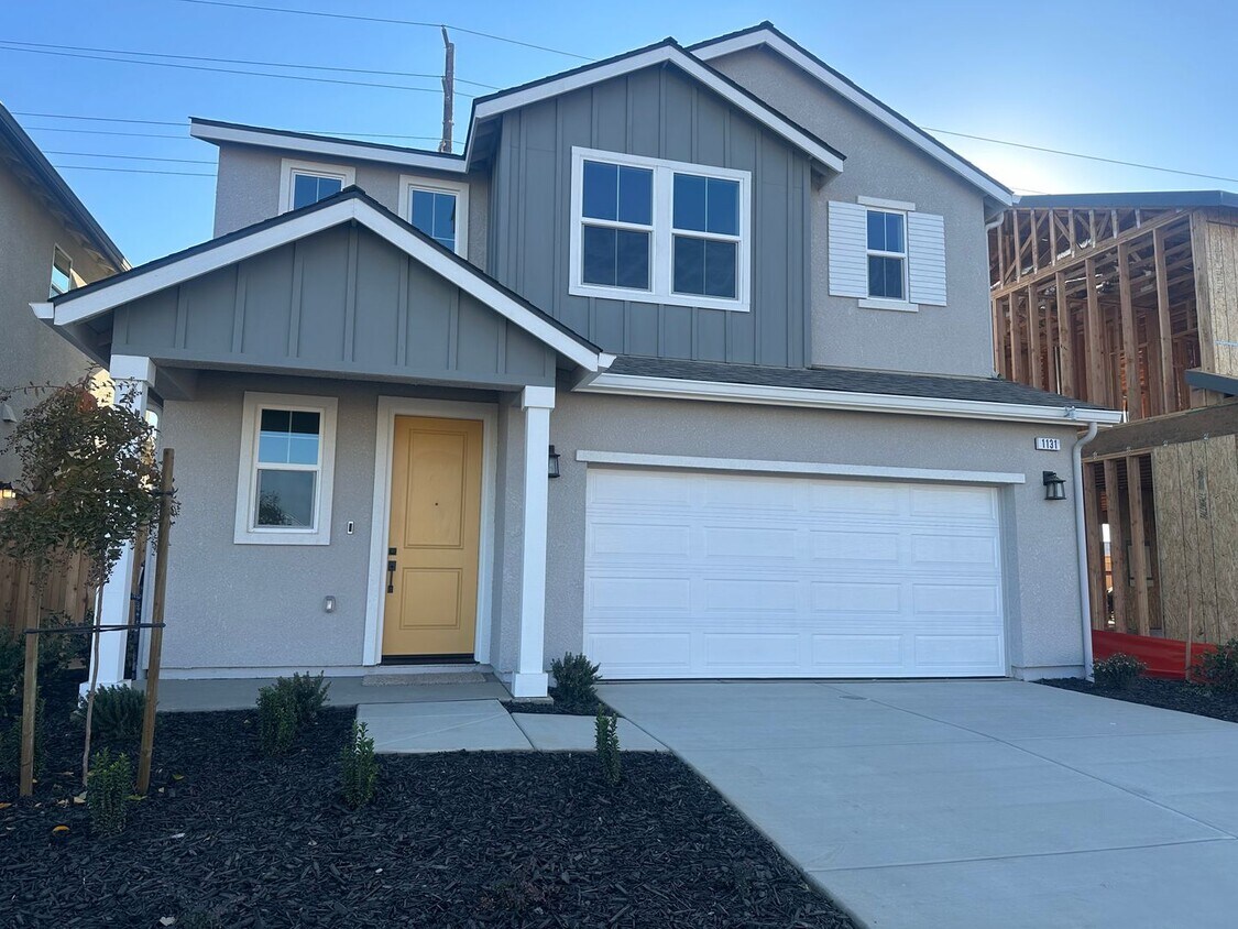 BRAND NEW Home in highly desirable area! R... House Rental in Visalia