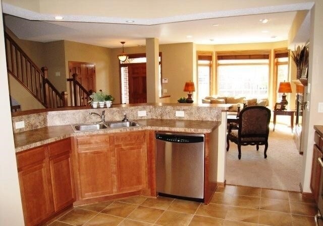 Foto del edificio - Heated garage! Fabulous 2Bd/2.5Ba + Loft! Woodbury- Available July 1st