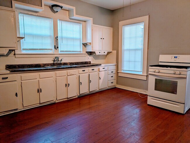 Foto del edificio - Available Early July - Cute Home on Texas Side
