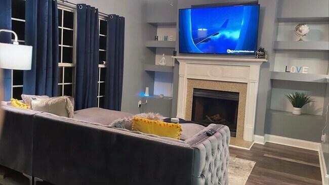 Foto del edificio - 6550 Capitol Knoll