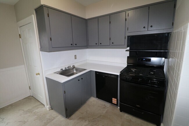 Foto del edificio - 4287 Rocky River Dr