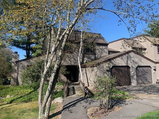 Primary Photo - 39 Heritage Dr