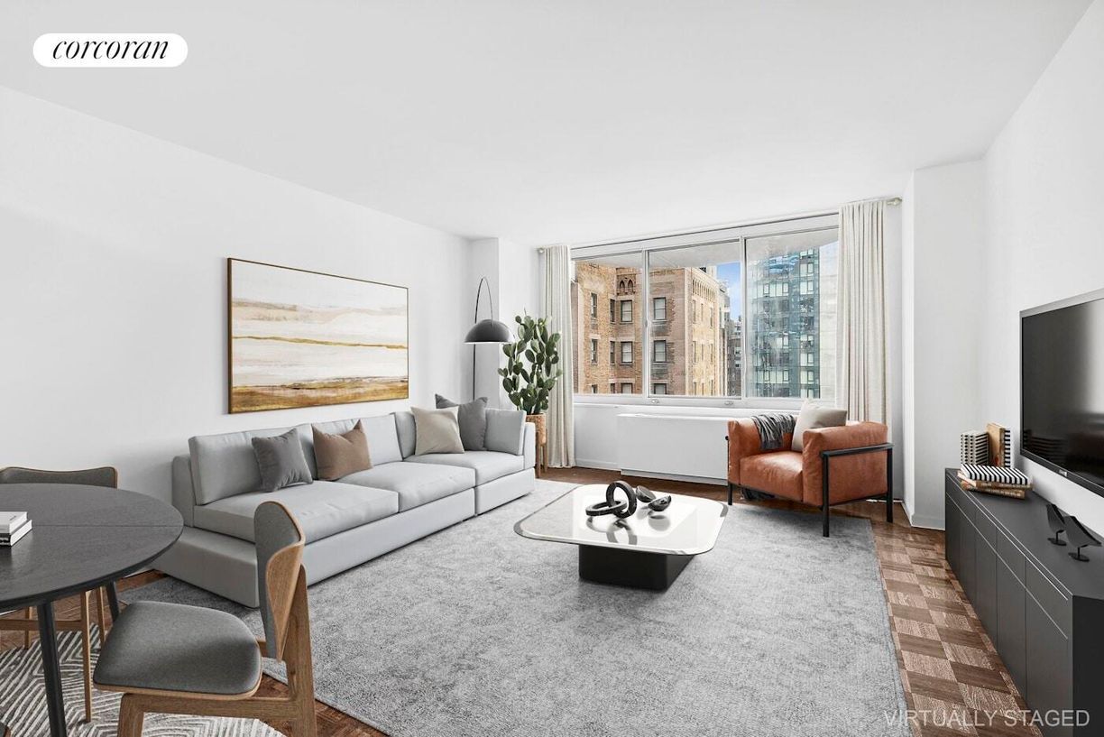 Foto principal - 145 E 48th St