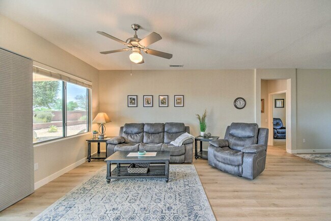 Building Photo - 15033 W Home Run Dr