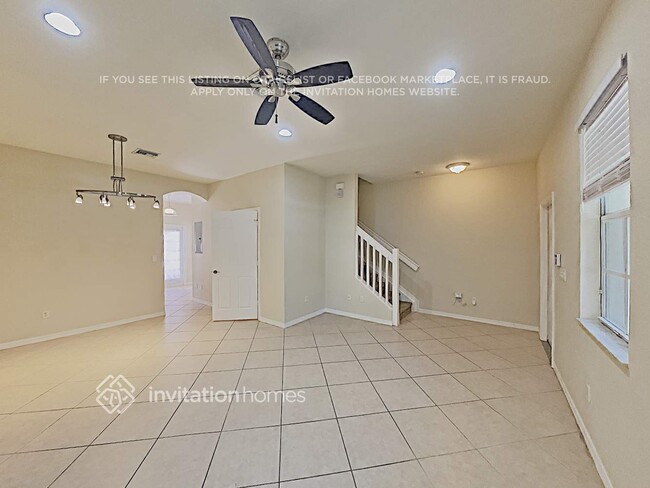 Building Photo - 187 E Thatch Palm Cir