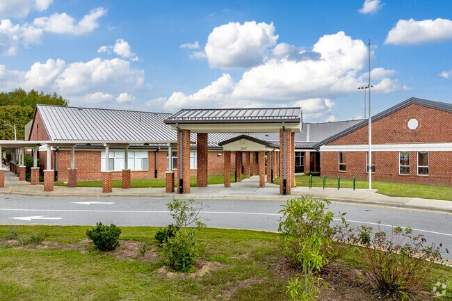Rolesville Elementary prepares students in the Outer Northern Outlying area of Rolesville.