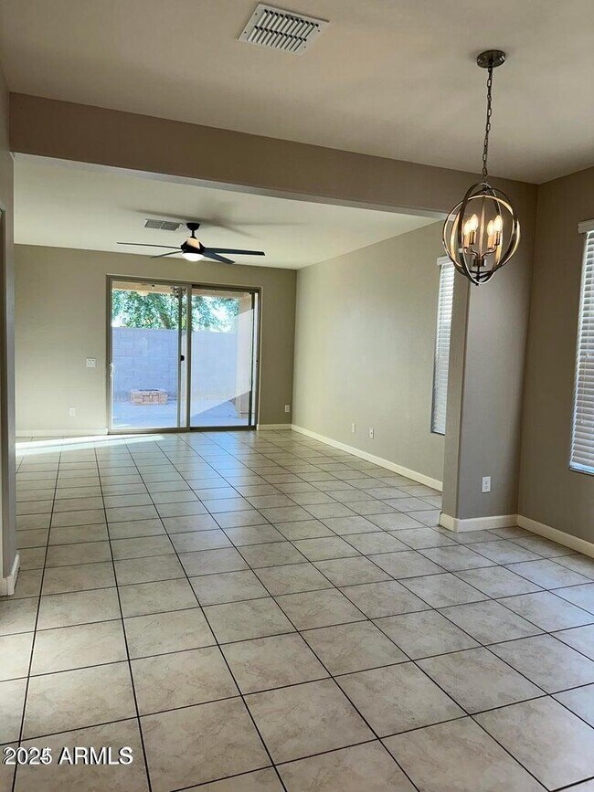 Foto del edificio - 33299 N Bowles Dr