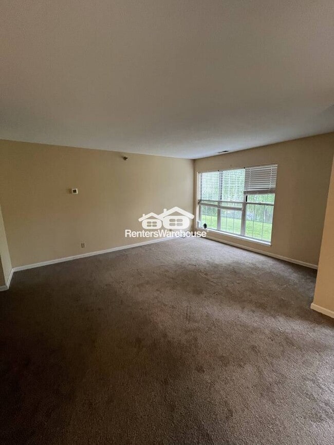 Building Photo - Beautiful Condo in a Beautiful Community