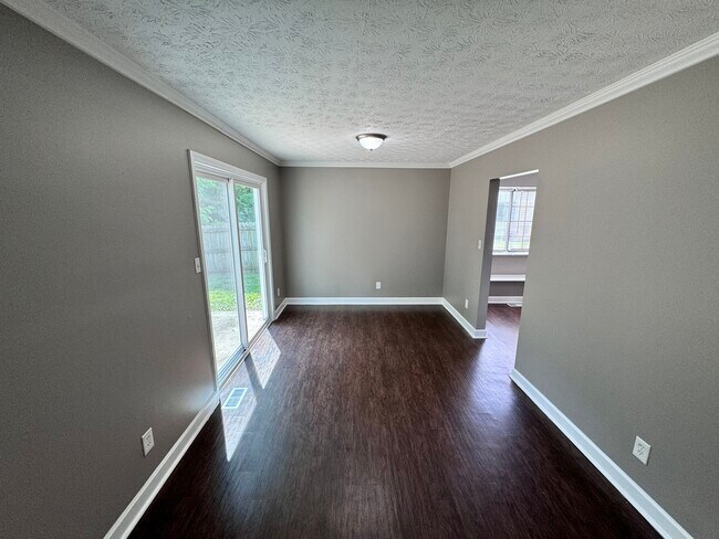 Building Photo - 1318 Westridge-4 Bed/2.5 Bath in Greenwood