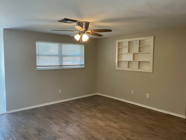 Foto del edificio - 10745 119th St