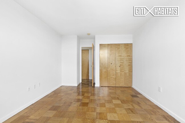 Building Photo - 235 S Lexington Ave