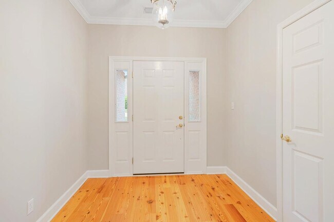 Building Photo - 9015 Eagles Ridge Dr