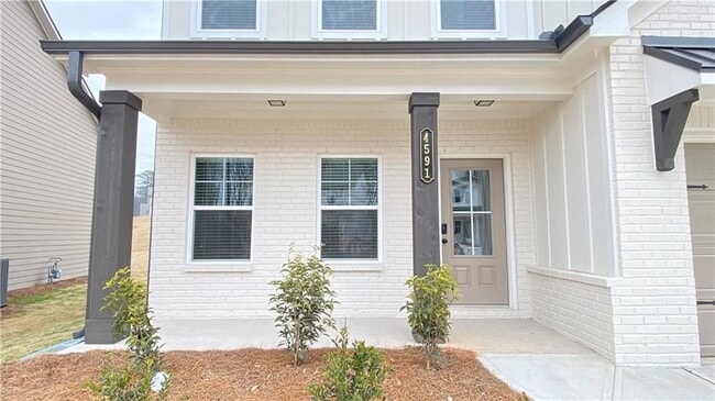 Building Photo - 4591 Silver Oak Dr SW
