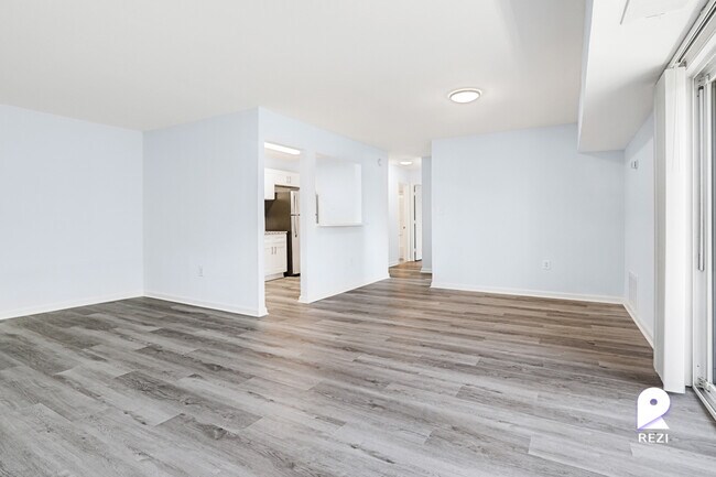 Building Photo - 6421 Hil-Mar Dr