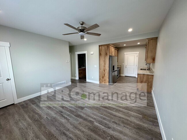 Building Photo - Near New - 2 Bed, 1 Bath Main Level Apartment