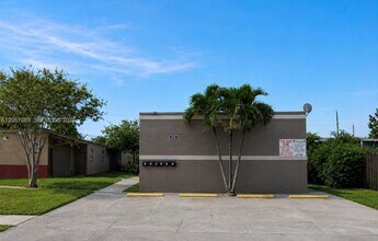 Building Photo - 272 SW 3rd St