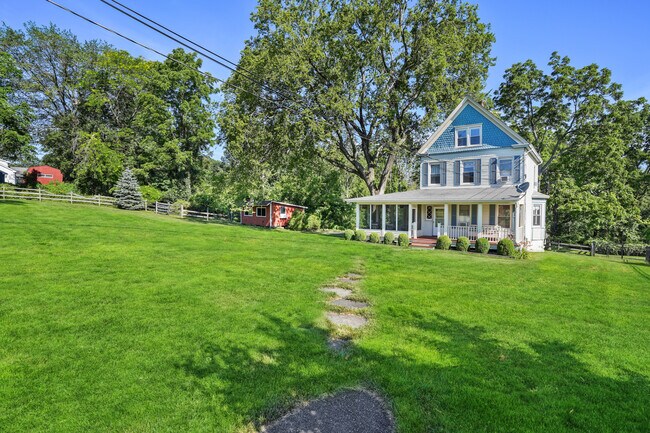 Building Photo - 1554 Long Hill Rd