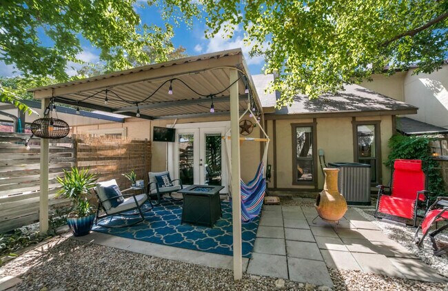 Foto del edificio - 8518 Sir Lancelot